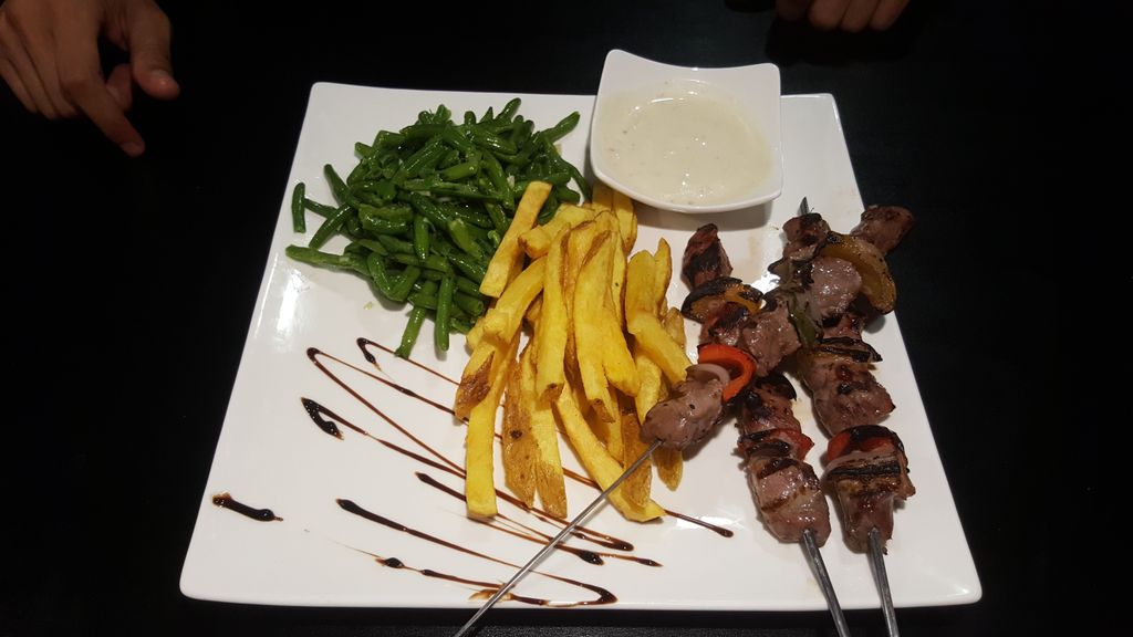 Dad's Burger Burger Gourmet Montigny-le-Bretonneux - Dish Cuisine Shashlik Food Skewer