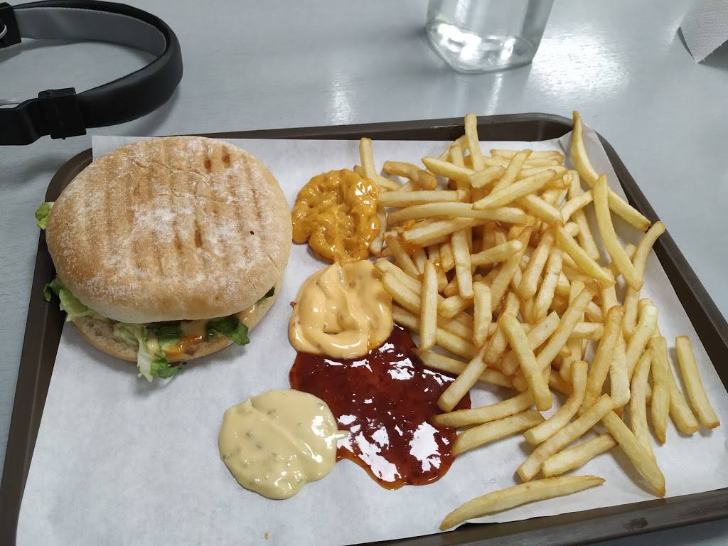Family Burger Épinay-sur-Seine - Food Tableware Ingredient French fries Fast food
