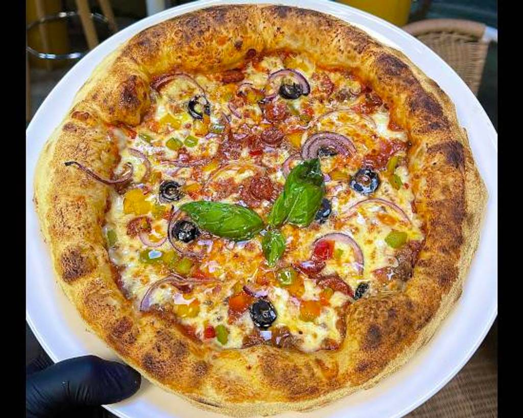 Hero Pizza La Rochelle - Food Pizza Ingredient Tableware Pizza cheese background