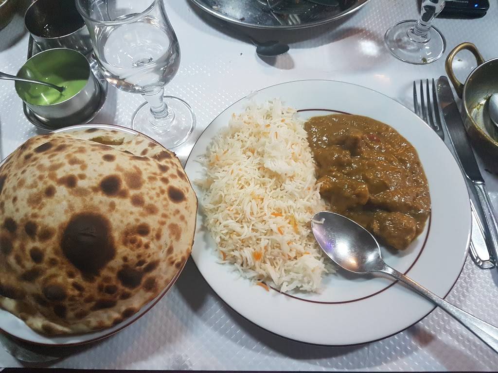 Taj Mahal Paris Indien Montreuil - Dish Food Cuisine Ingredient Naan