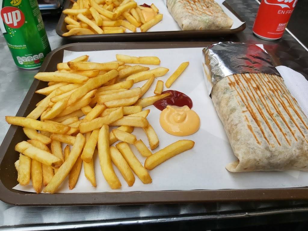 L’ÉTOILE - BALLAINVILLIERS Fast-food Clermont-Ferrand - Dish Food Junk food French fries Fast food