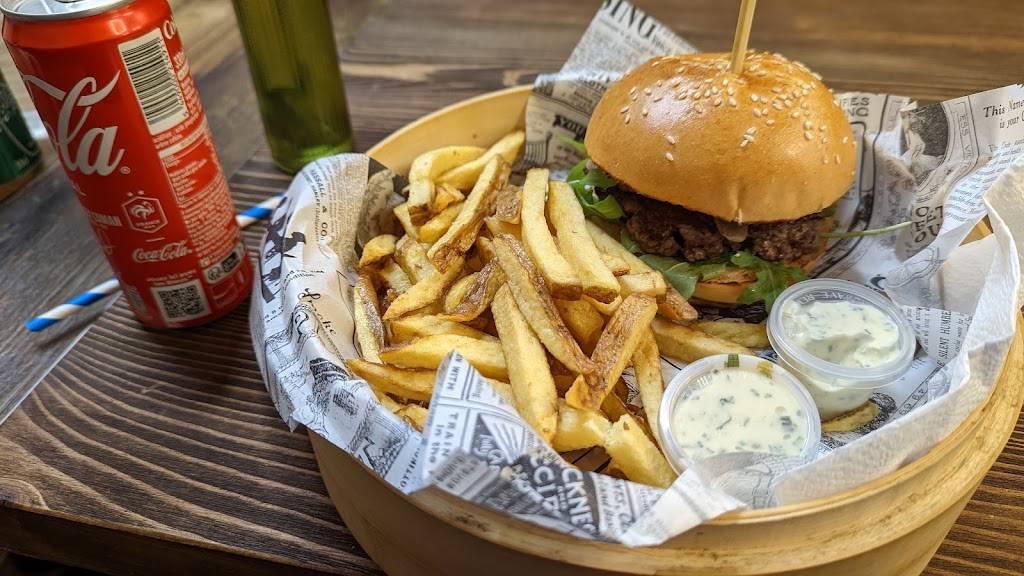 Galice Burger Grill Paris - Food Tableware French fries Bun Ingredient