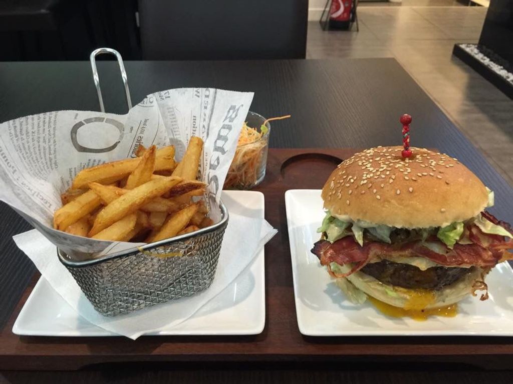 O 3 Signatures Burger Gourmet Villemomble - Dish Food Junk food French fries Fast food