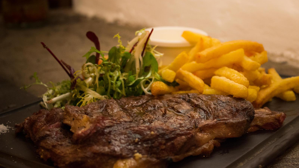 Le Oulala | Restaurant Halal Paris Paris - Dish Flat iron steak Food Delmonico steak Steak