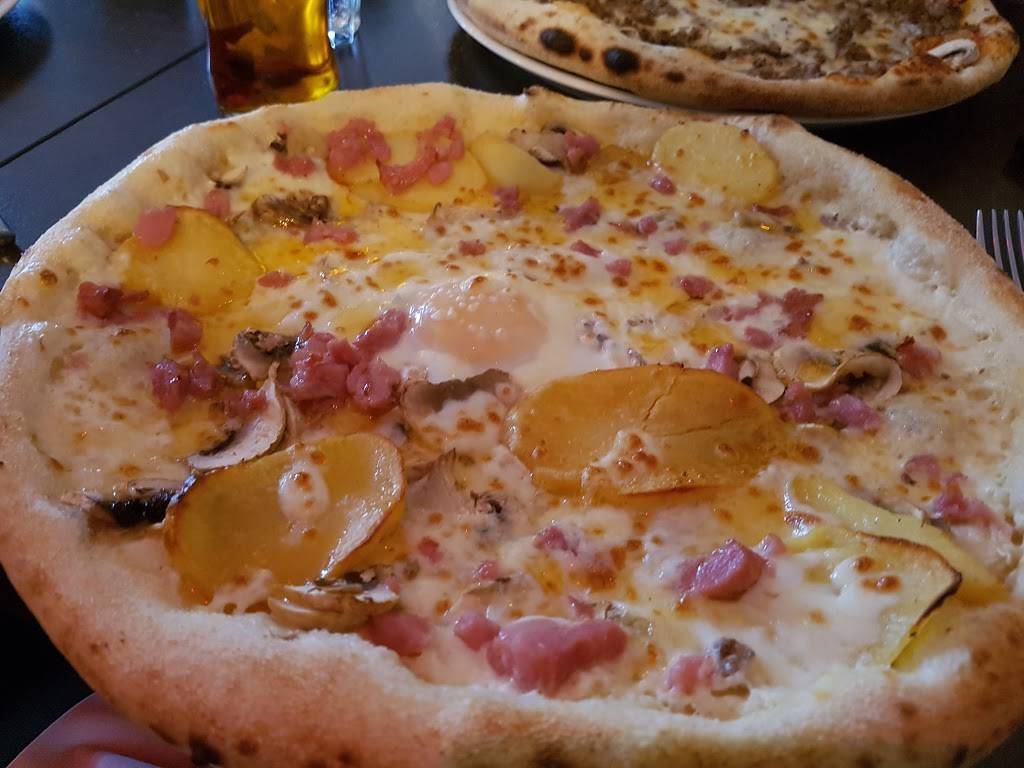 Le Napoli 2 Brasserie Clichy - Dish Food Cuisine Pizza cheese Pizza