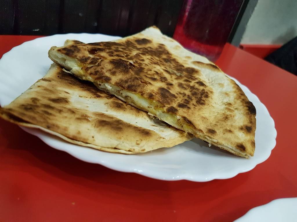 KEBAB MAN - BERLINER & KUMPIR Villeurbanne - Dish Food Cuisine Naan Gözleme