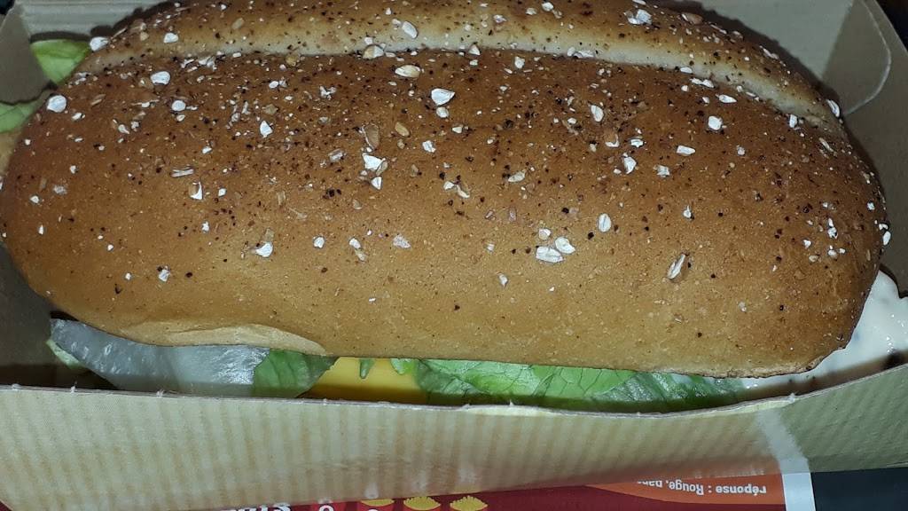 Quick Bourges Bourges - Food Ingredient Bun Fast food Staple food