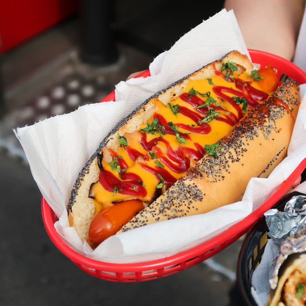 French Home Paris - Food Fast food Cuisine Dish Chili dog