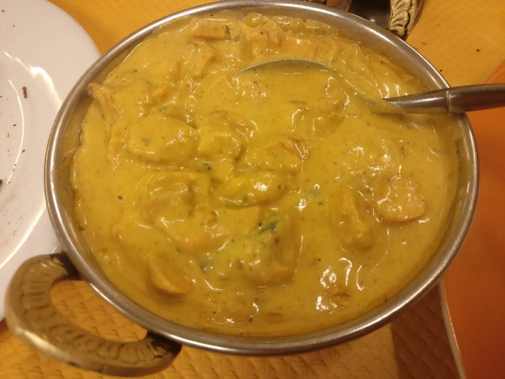 Taj Mahal Maghreb Biarritz - Dish Food Cuisine Yellow curry Curry