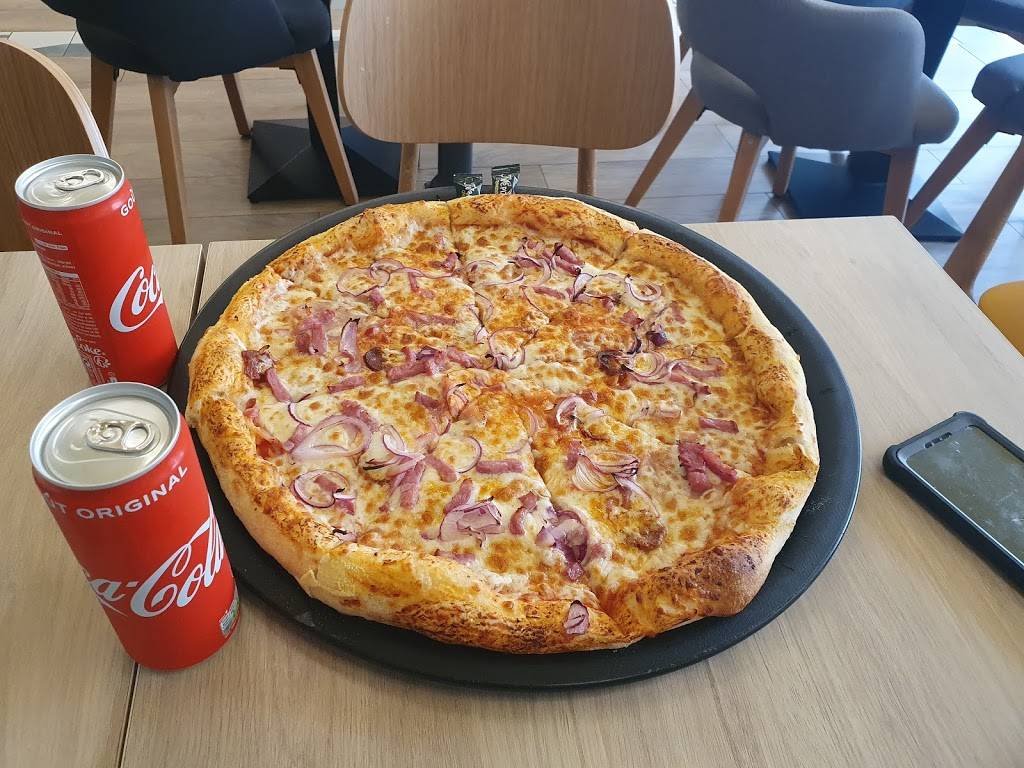 Five Pizza Original - Courbevoie Courbevoie - Food Table Pizza Chair Tableware