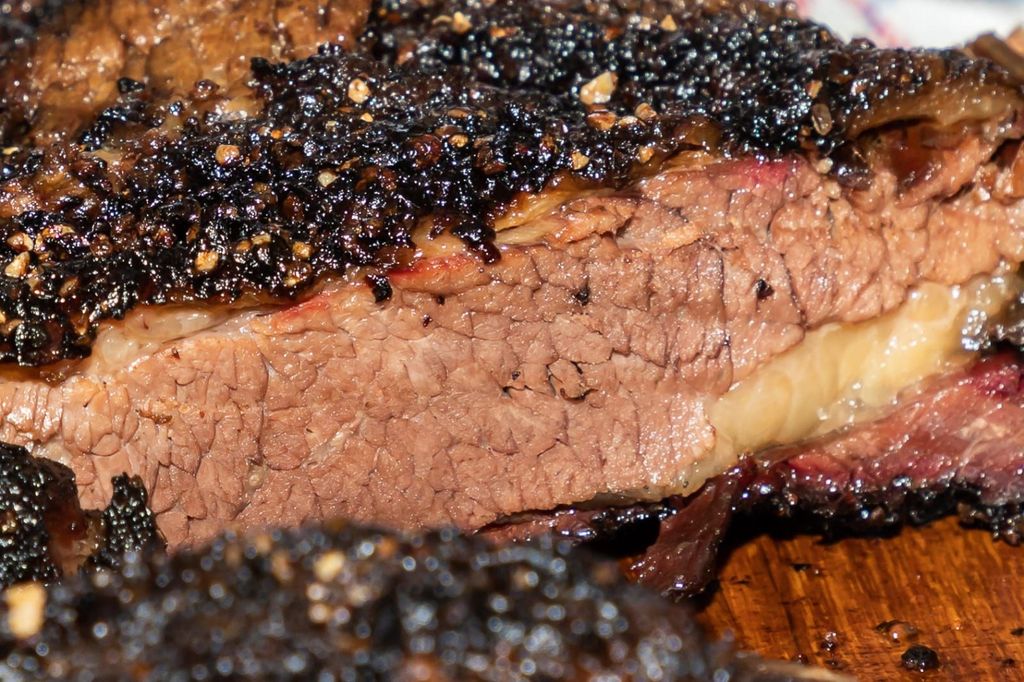 CaveMan's BAR-B-QUE Grillades Bagnolet - Dish Steak au poivre Brisket Food Cuisine