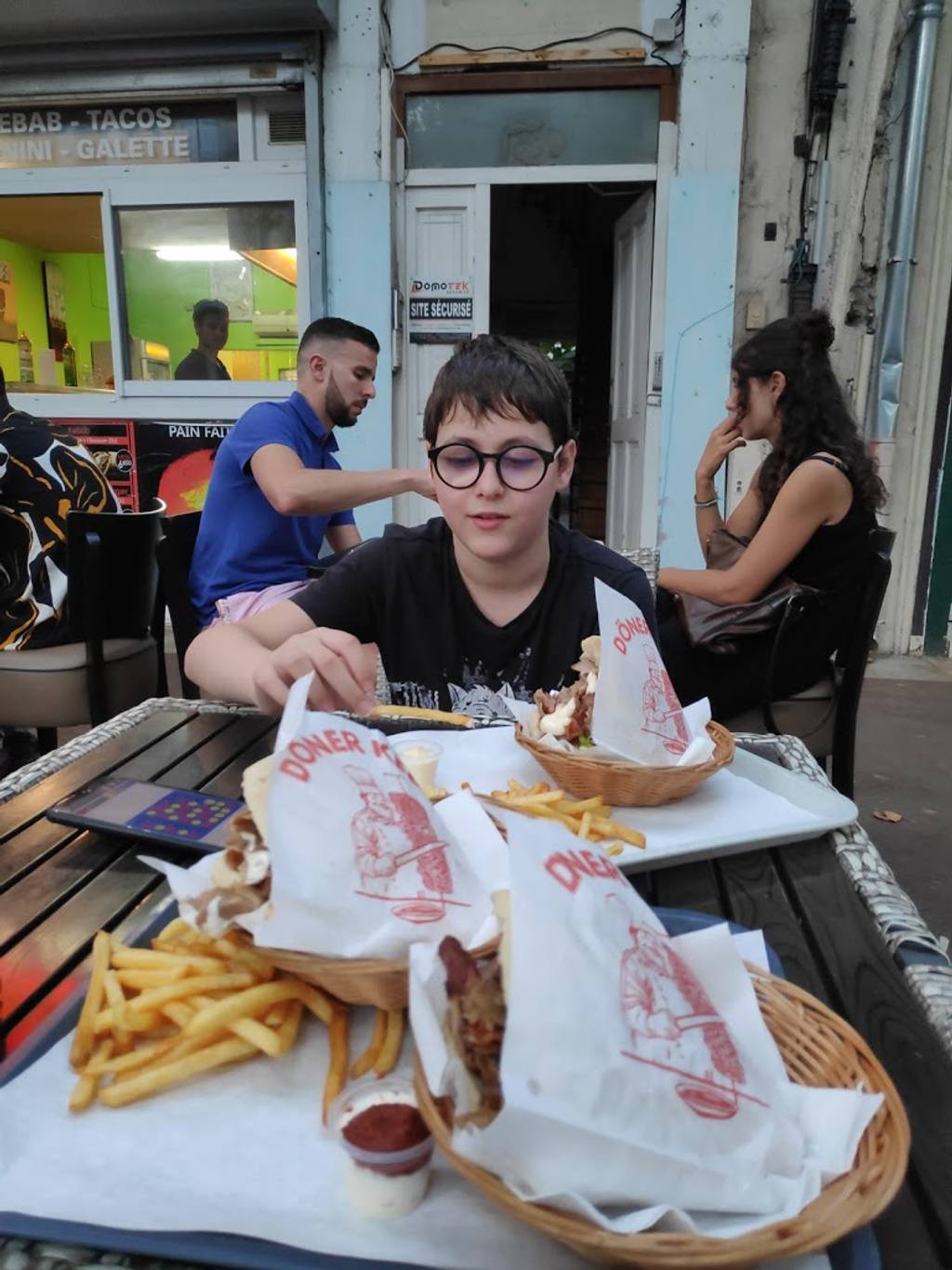 Musk Burger Narbonne - Food Cuisine Vacation Dish Brunch