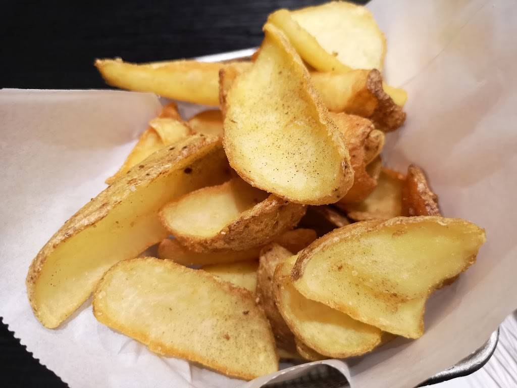 Le New Pari's Brasserie Argenteuil - Dish Food Junk food Cuisine Potato wedges