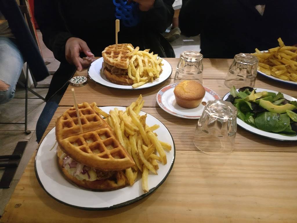 Gumbo Yaya Chicken and Waffles Gaufre Paris - Dish Food Cuisine Fast food Waffle