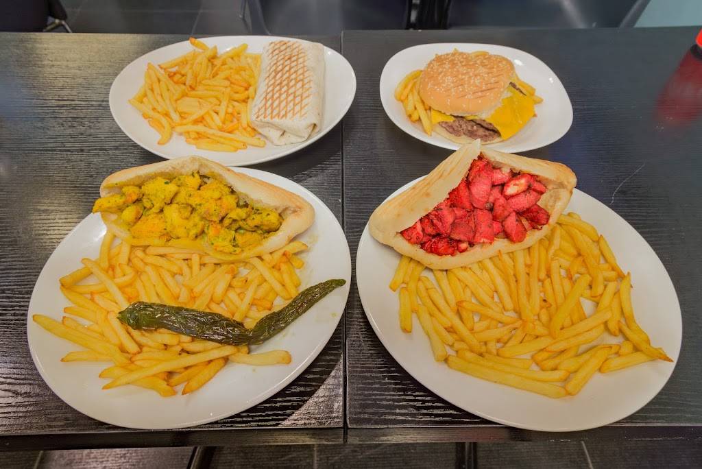 Le Spécial Saint-Denis - Food Tableware Dishware Ingredient Plate