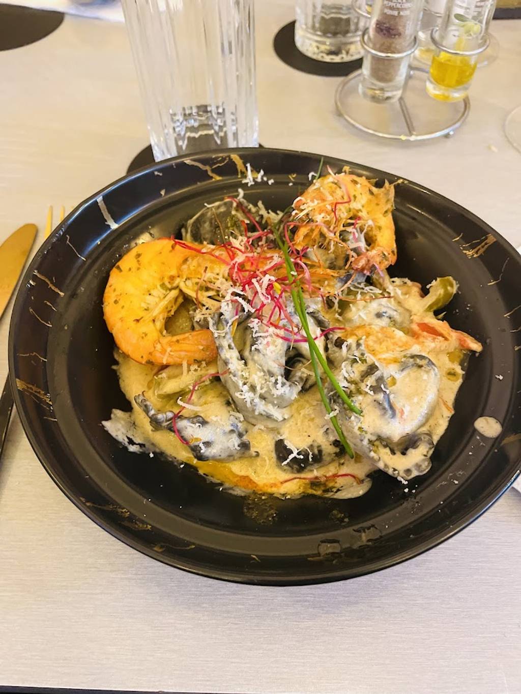 Le Pastalicious (pâtes fraîches dans la meule) Lyon - Food Tableware Plate Ingredient Recipe