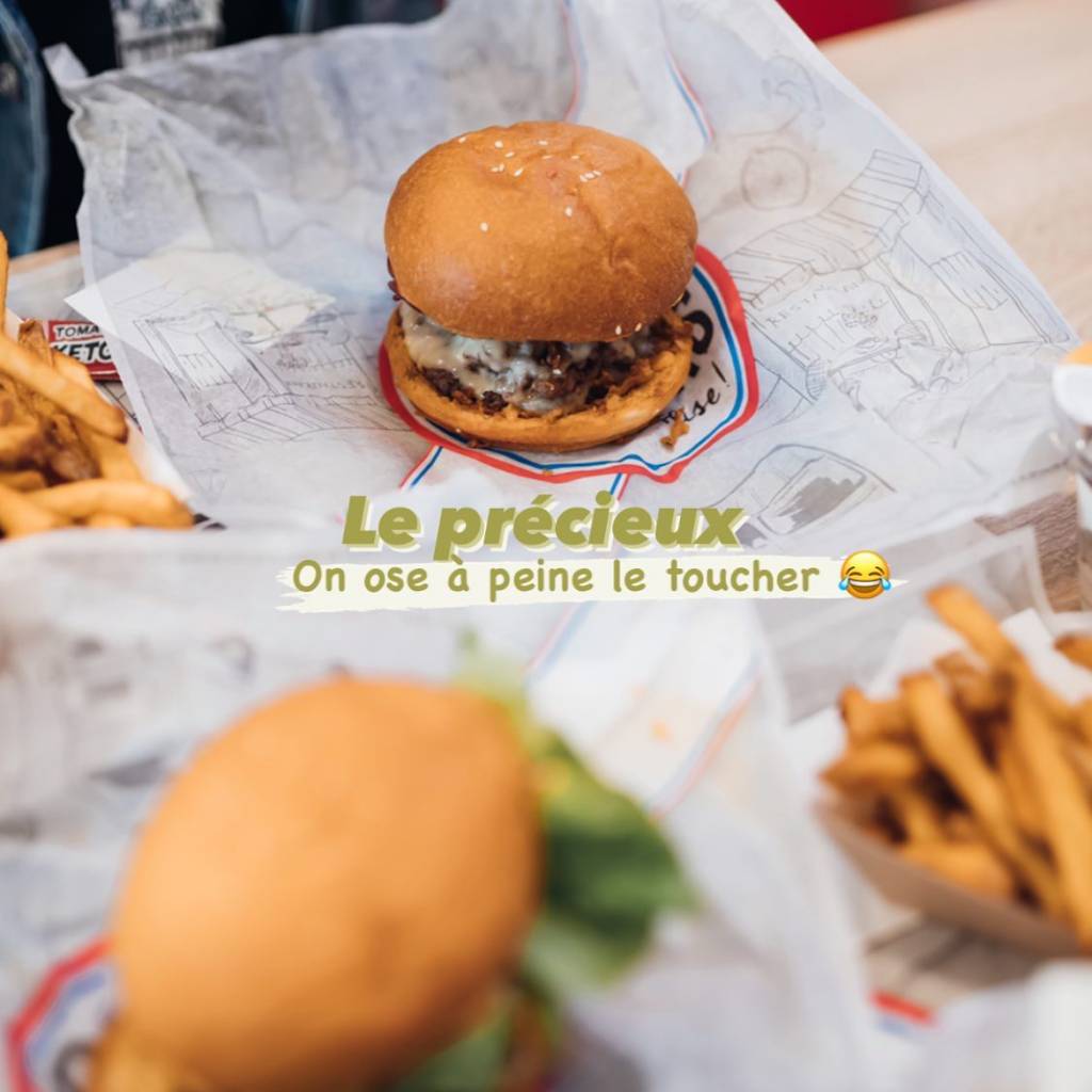 Bundy's Burger Avignon - Food Tableware Ingredient Bun French fries
