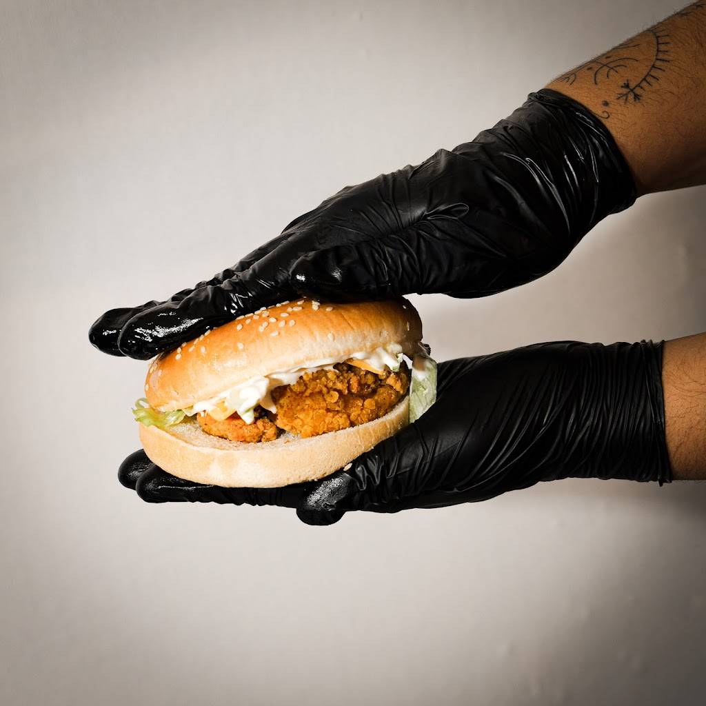 Le 1954 Burger Vitry-sur-Seine Vitry-sur-Seine - Food Glove Gesture Staple food Foil