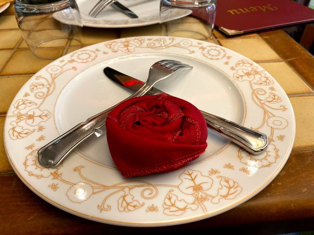 TAJMAHAL PARIS (LOUVRE-CHATELET-MARAIS-HOTEL DE VILLE) Paris - Red Food Party favor Wedding favors Dish