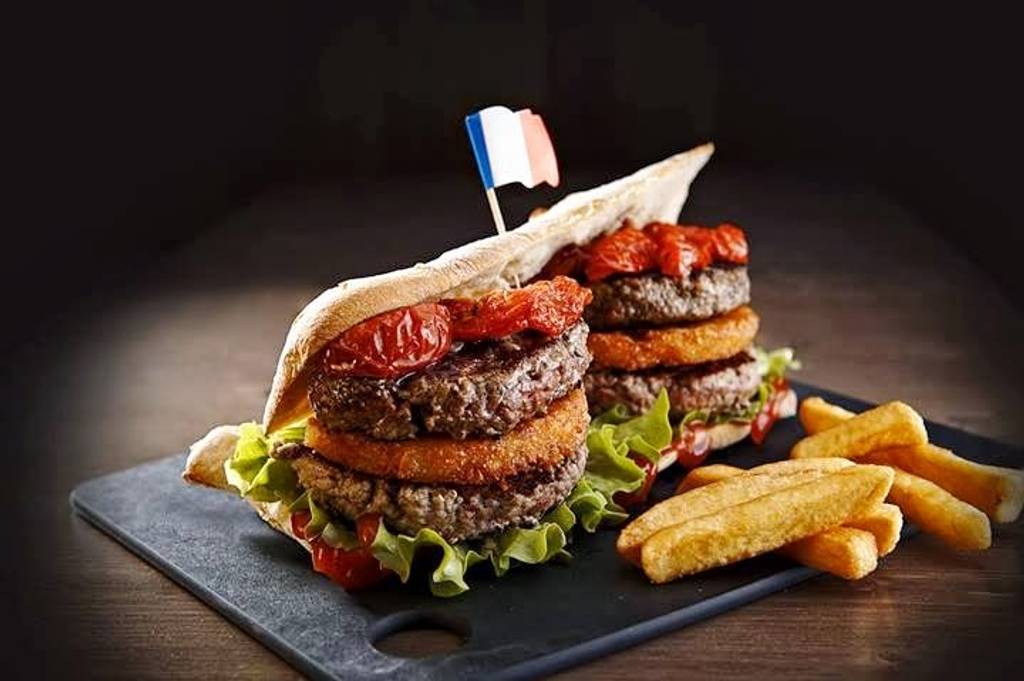 Burger Club Strasbourg - Food Dish Junk food Cuisine Hamburger