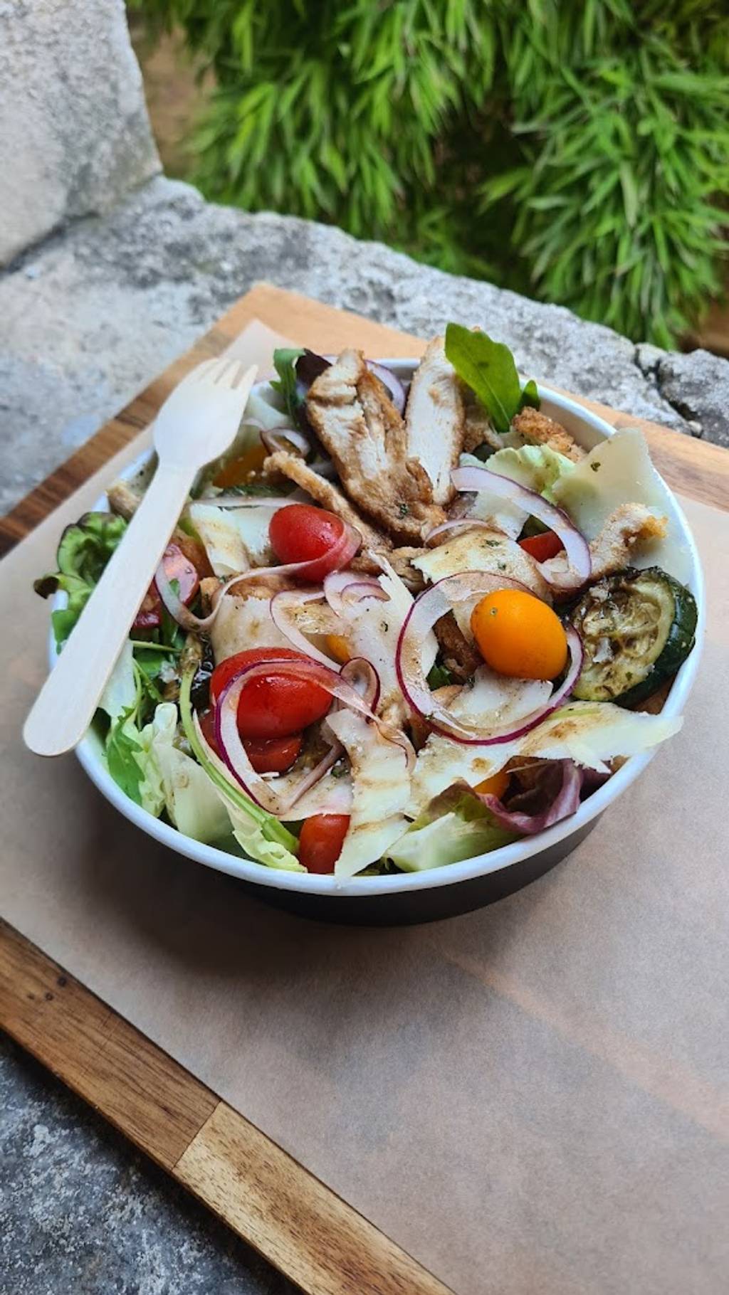 Pinsa Ciao Montpellier - Food Salad Tableware Ingredient Vegetable