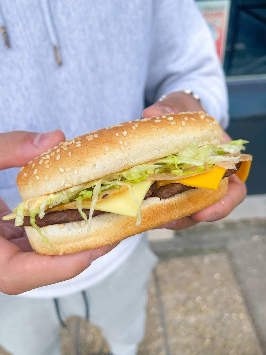 #CHB Mantes-la-Jolie - Food Hand Bun Sandwich Fast food