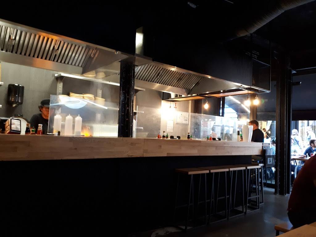 Pitaya Thaï Street Food Nantes - Restaurant Bar Building Coffeehouse Night