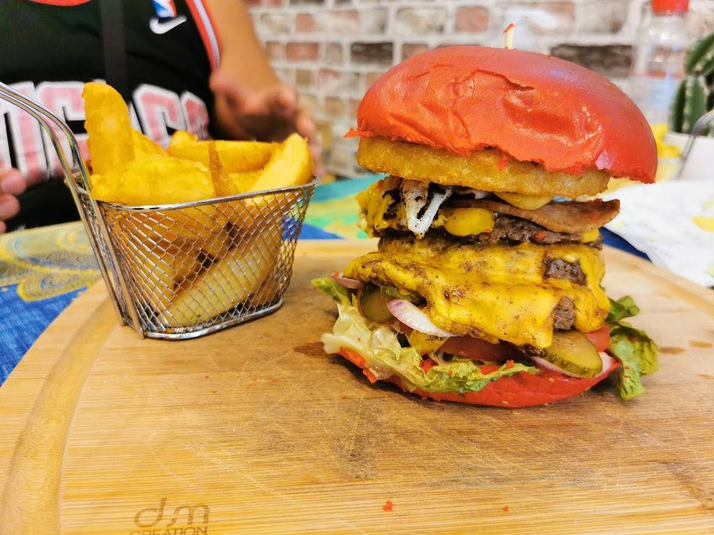 Indians tex mex Burger Martigues - Dish Food Hamburger Cuisine Junk food
