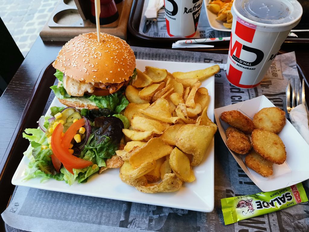 Friends Cosy Corner Restaurant Burger Saint-Denis - Dish Food Cuisine Junk food Fast food