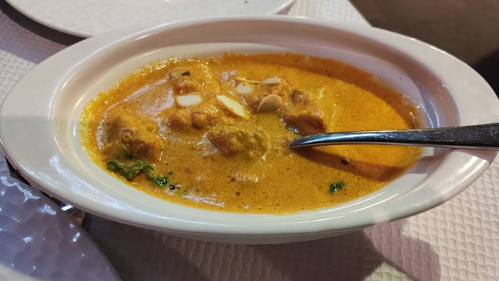 King Jaipur Cannes - Food Tableware Yellow curry Stew Ingredient