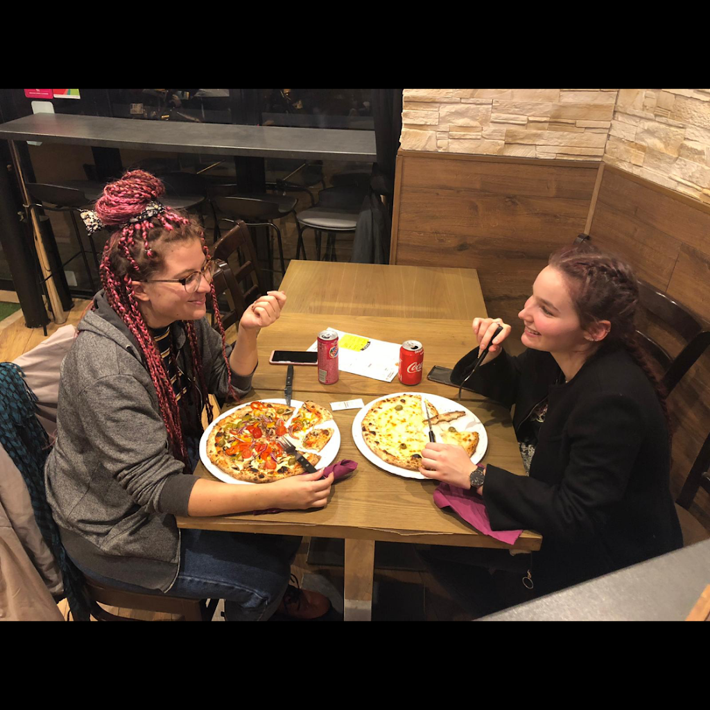 Del Totorino la pizza au feu de bois Paris - Food Eating Meal Dish Cuisine
