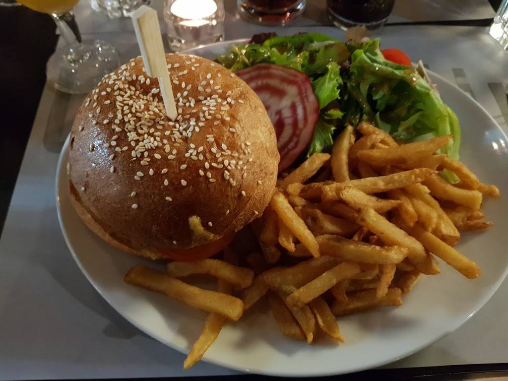 le Zinzolin Avignon - Food Tableware Bun Deep frying French fries