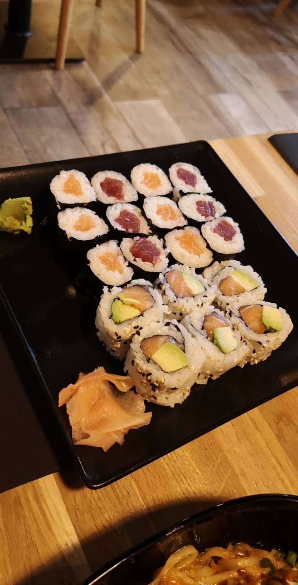 BORAQ Japonais Vitry-sur-Seine - Dish Cuisine Gimbap Sushi Food