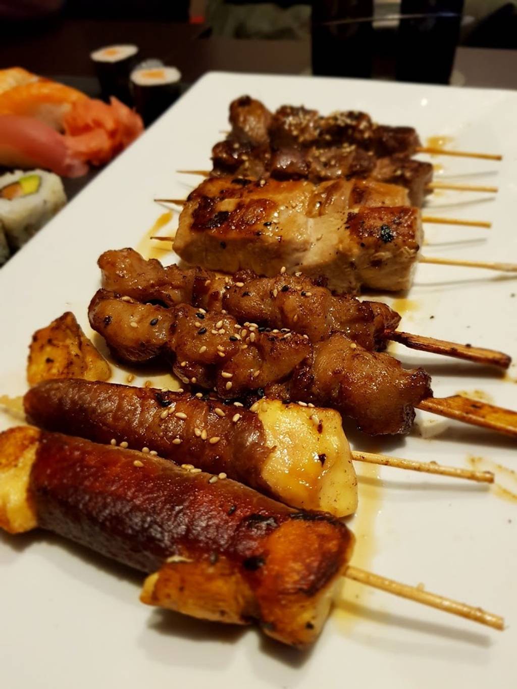 Odiki Sushi restaurant sushi à Odysseum Montpellier - Food Brochette Suya Tableware Anticuchos