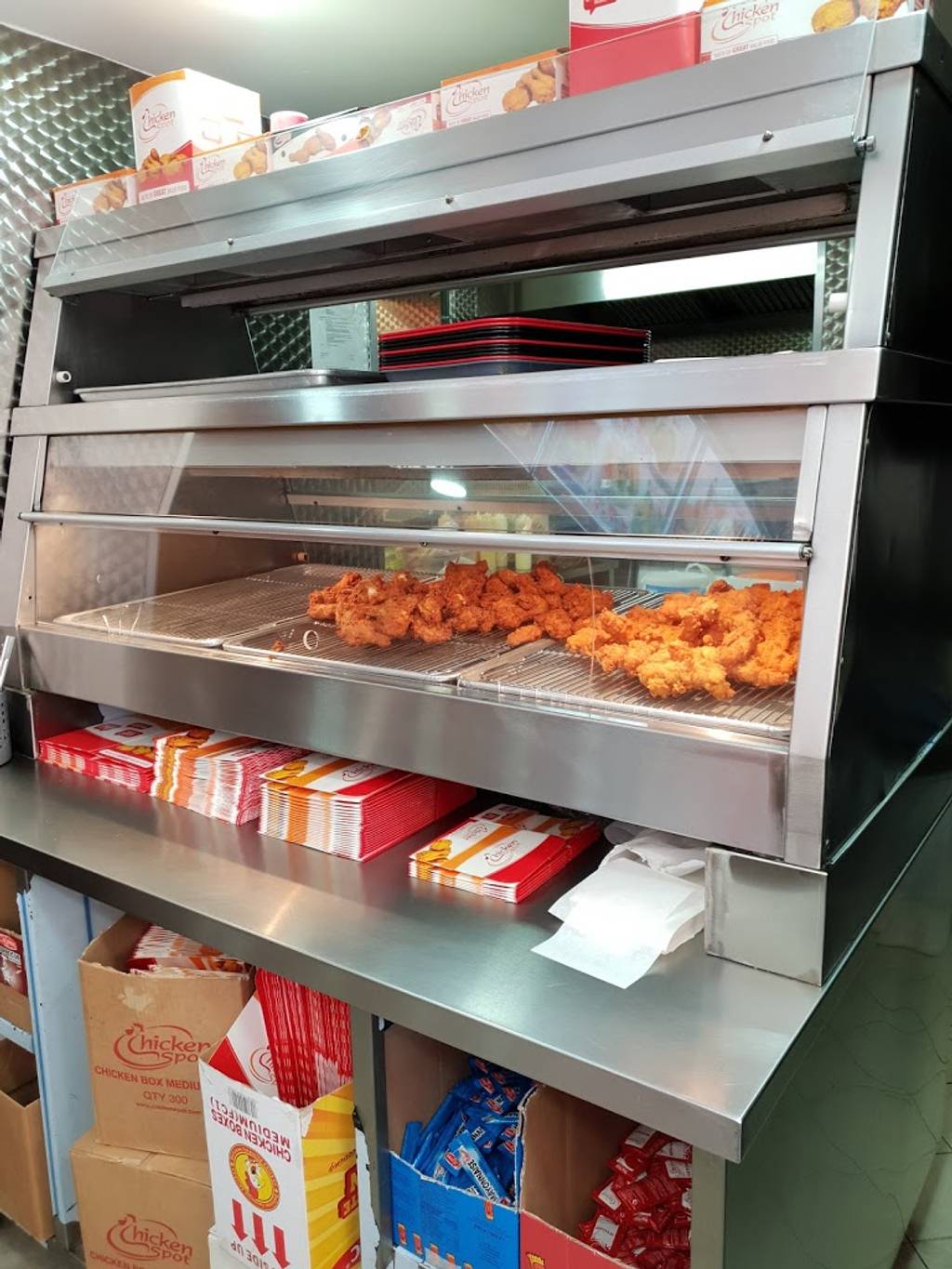 Chicken Spot Fast-food Noisy-le-Sec - Display case Fast food Bakery Frozen food Take-out food
