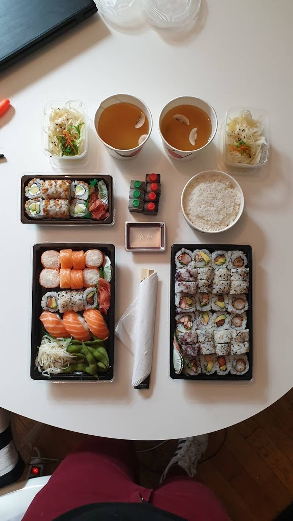 Sushi Paradise Japonais Boulogne-Billancourt - Cuisine Dish Food Meal California roll