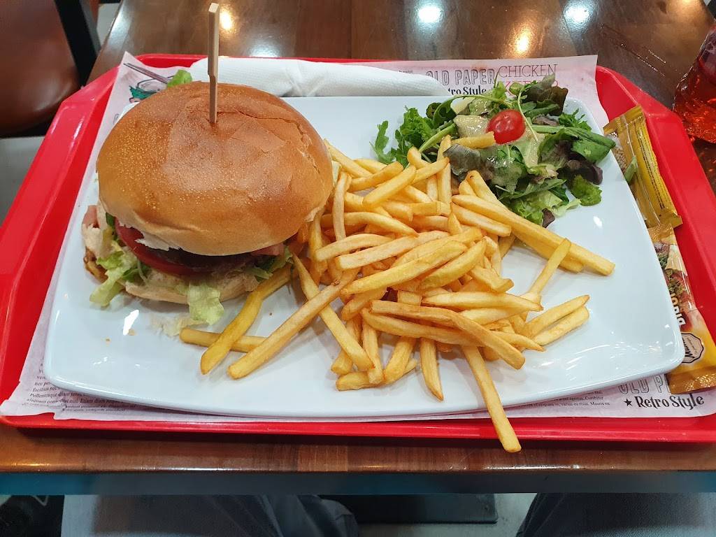 CEZAM Brasserie Aulnay-sous-Bois - Food Tableware Plate Bun French fries