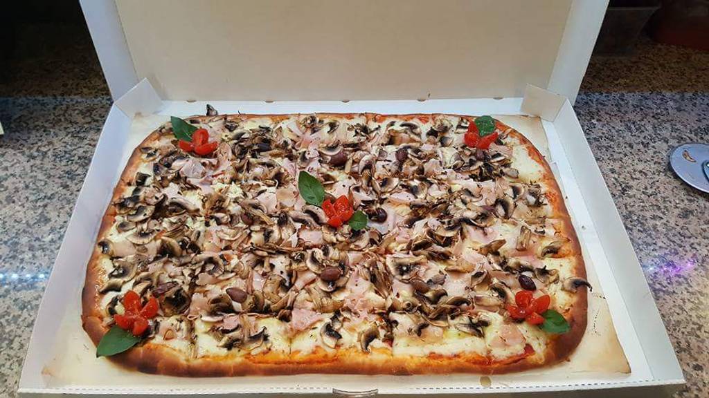 Don Pizza / Little Italy Chez Ferrara Fast-food Fréjus - Dish Food Pizza Cuisine Flatbread