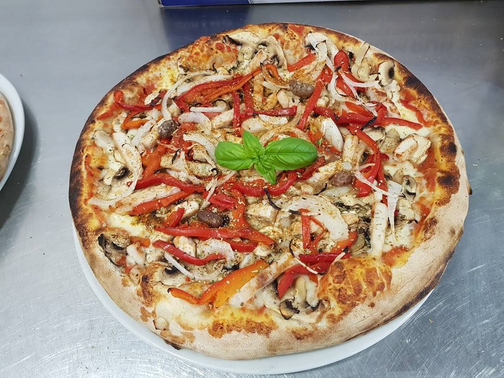 Don Pizza / Little Italy Chez Ferrara Fast-food Fréjus - Dish Pizza Food Cuisine Pizza cheese