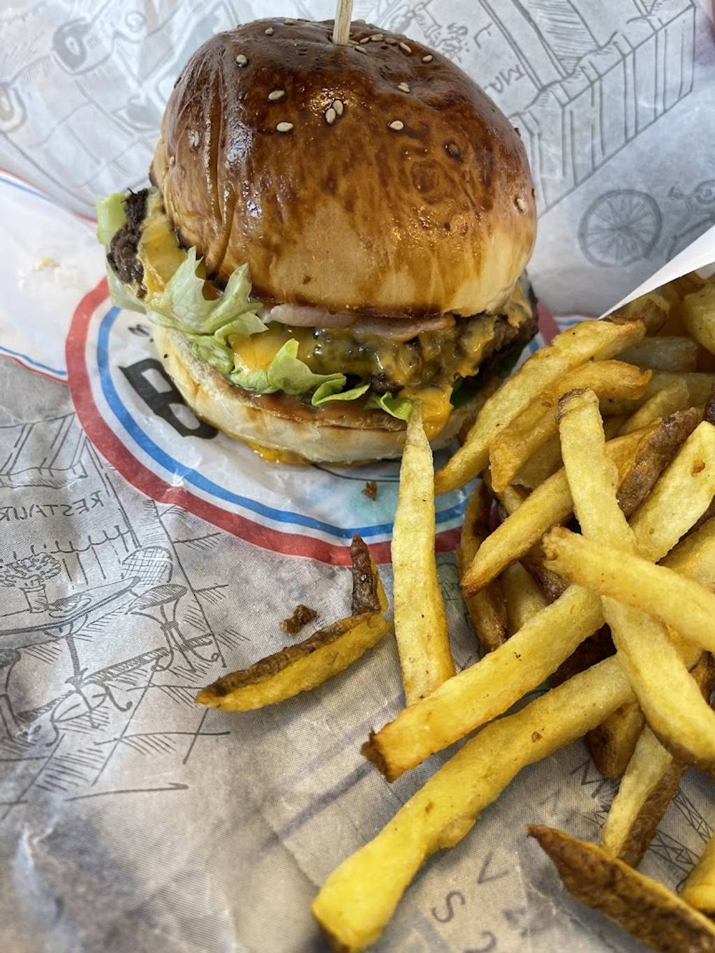 XV Burger Paris - Food Tableware Ingredient Bun Fast food