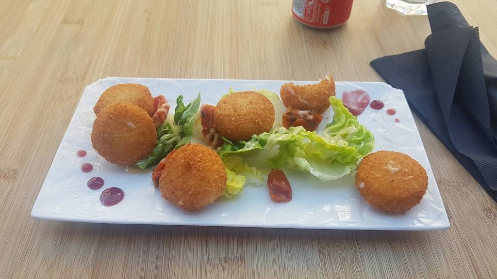 XV Burger Paris - Food Tableware Ingredient Hushpuppy Dishware