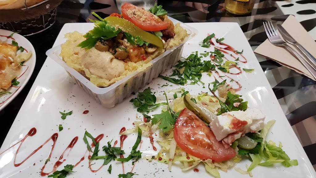 Le Mezze du chef çig köfte Paris - Dish Food Cuisine Ingredient Salad