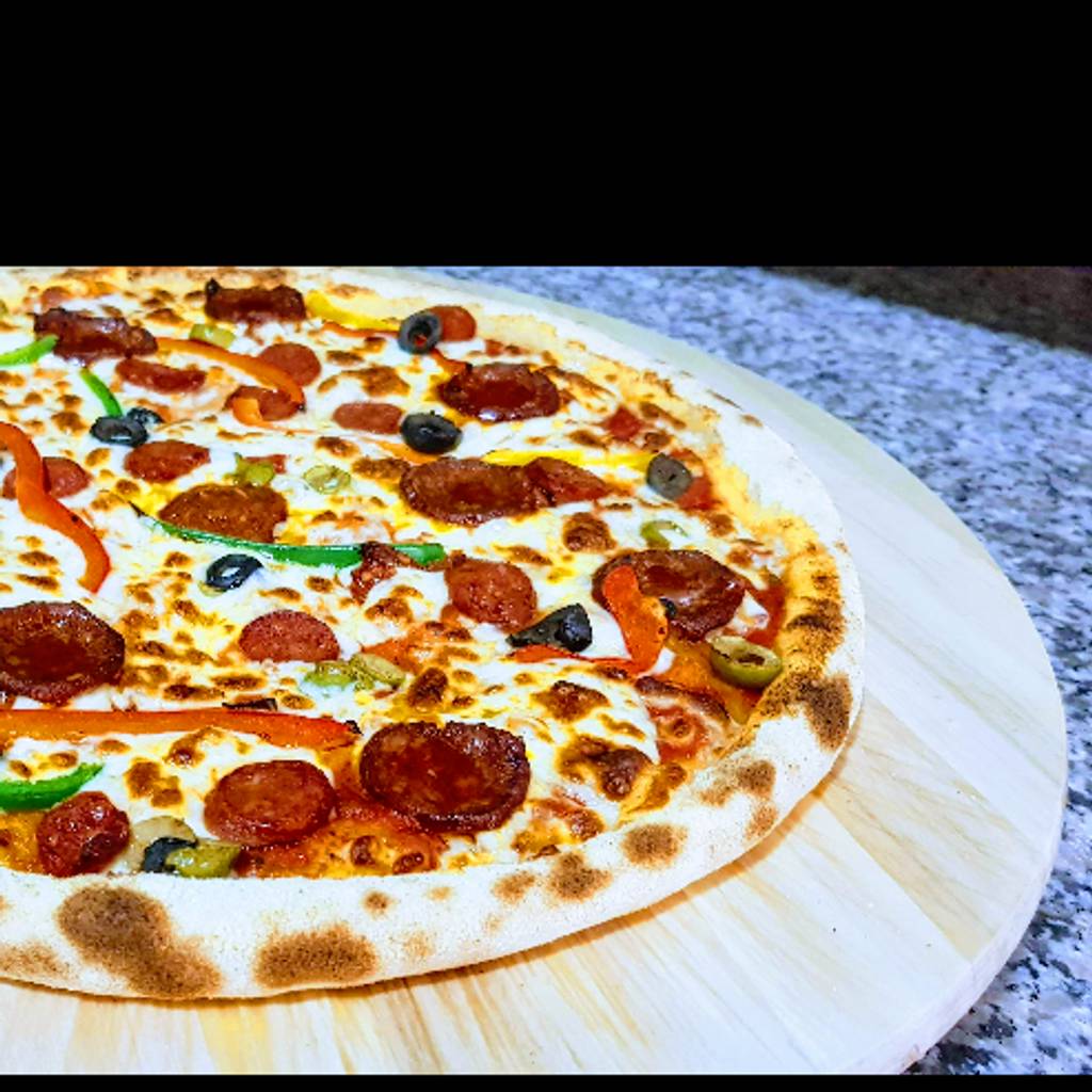ŸUMMŸ PIZZA RENNES Rennes - Dish Food Cuisine Pizza Pizza cheese