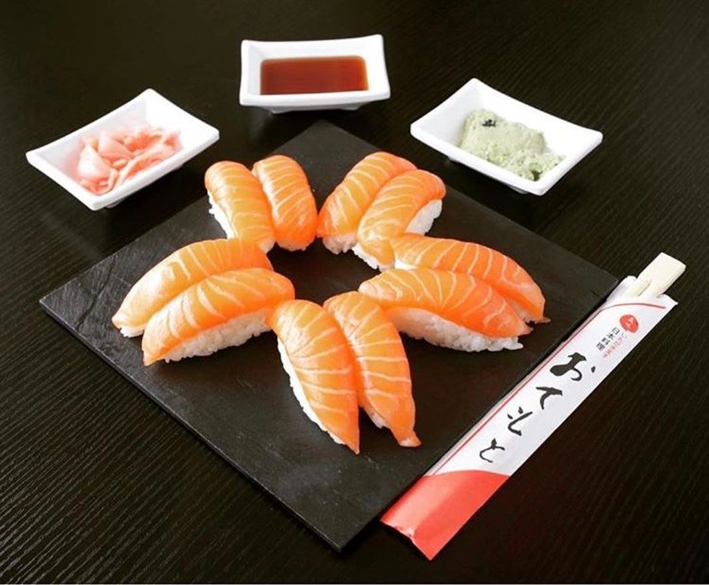 California sushi Argenteuil - Sashimi Fish slice Sushi Food Dish