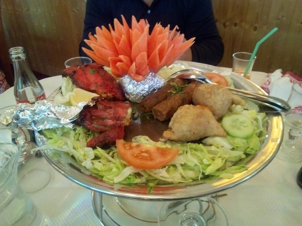 Restaurant Agra Laval Laval - Food Tableware Plate Plant Recipe
