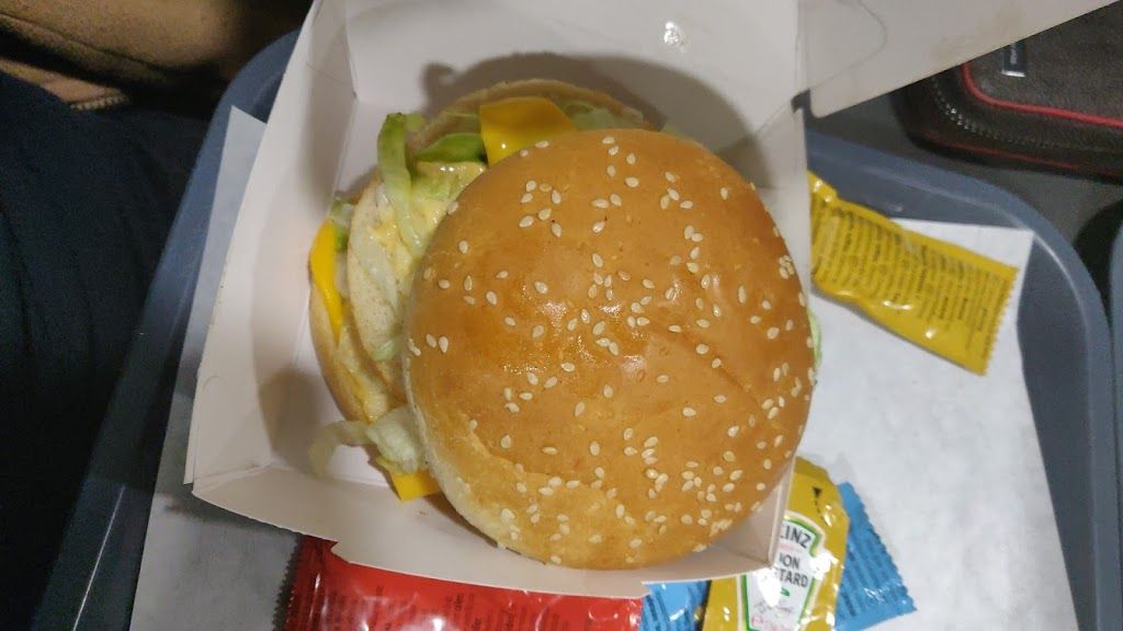 Burger's Lyon 8 Lyon - Food Dish Fast food Hamburger Junk food