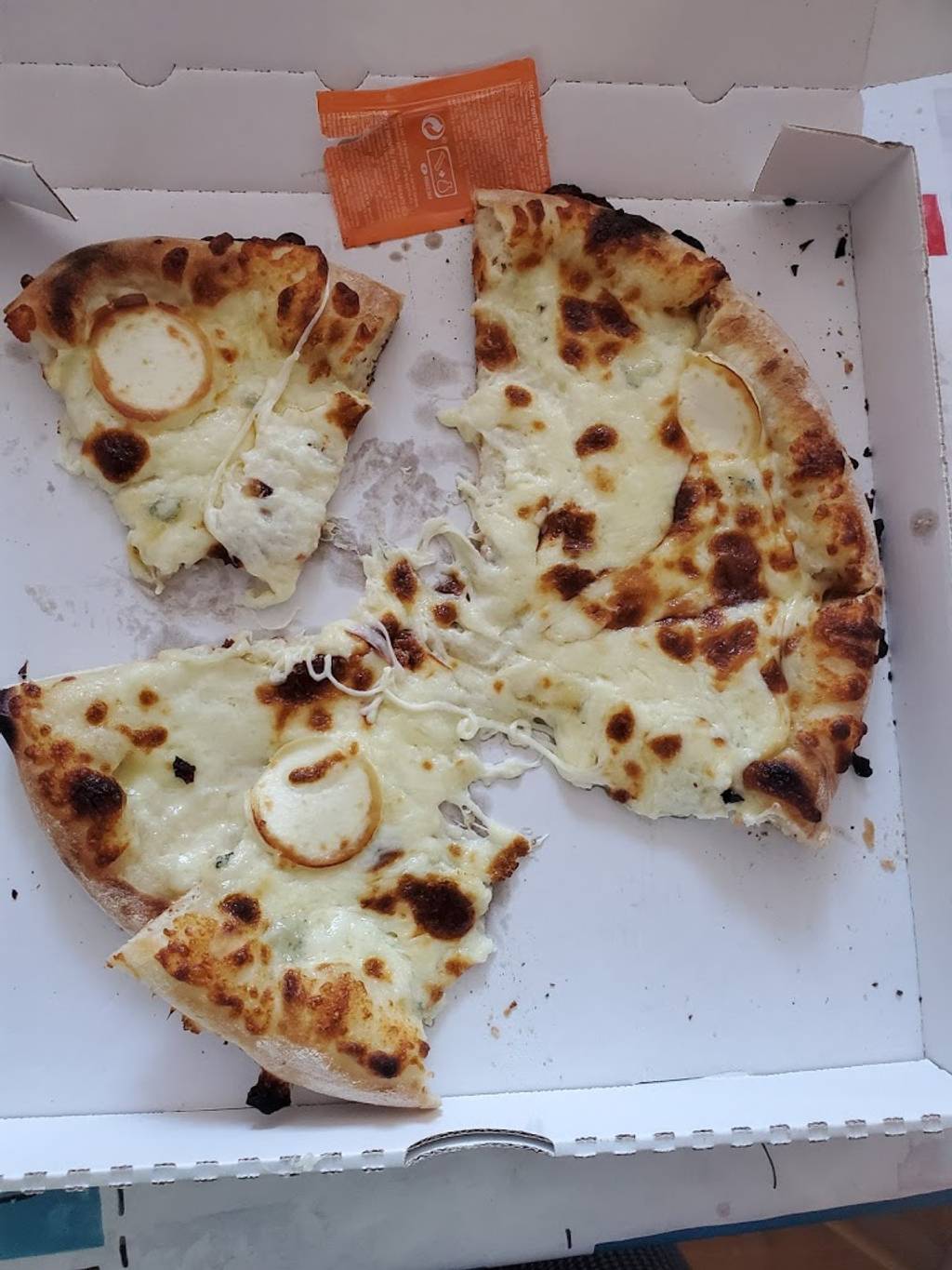 Pizza du Bois Fast-food Roubaix - Dish Food Cuisine Naan Flatbread