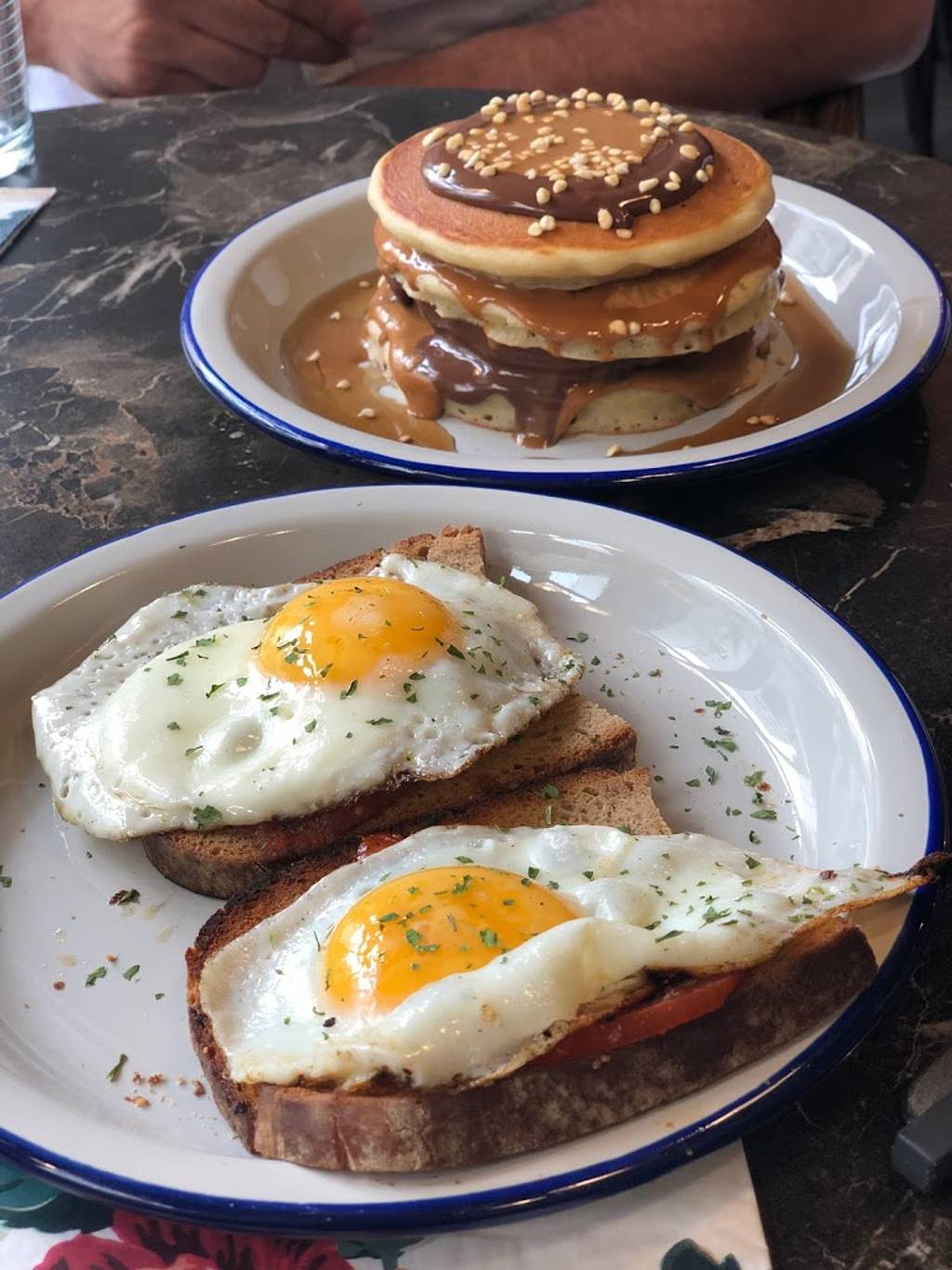 Sista Place Bois-Colombes - Food Fried egg Tableware Egg yolk Ingredient