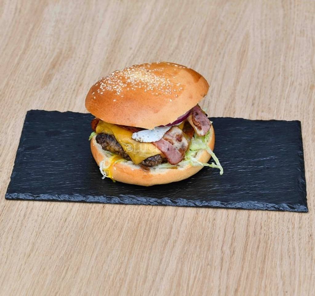 Le K Burger Saint-Raphaël - Food Sandwich Bun Staple food Ingredient
