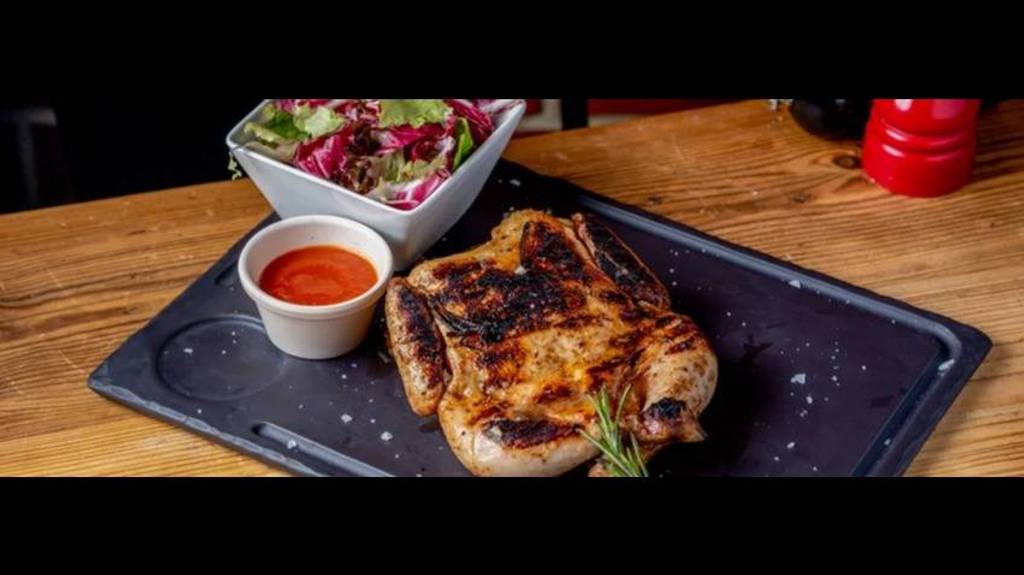 Le Poulet en Feu Burger Montreuil - Dish Food Cuisine Ingredient Meat